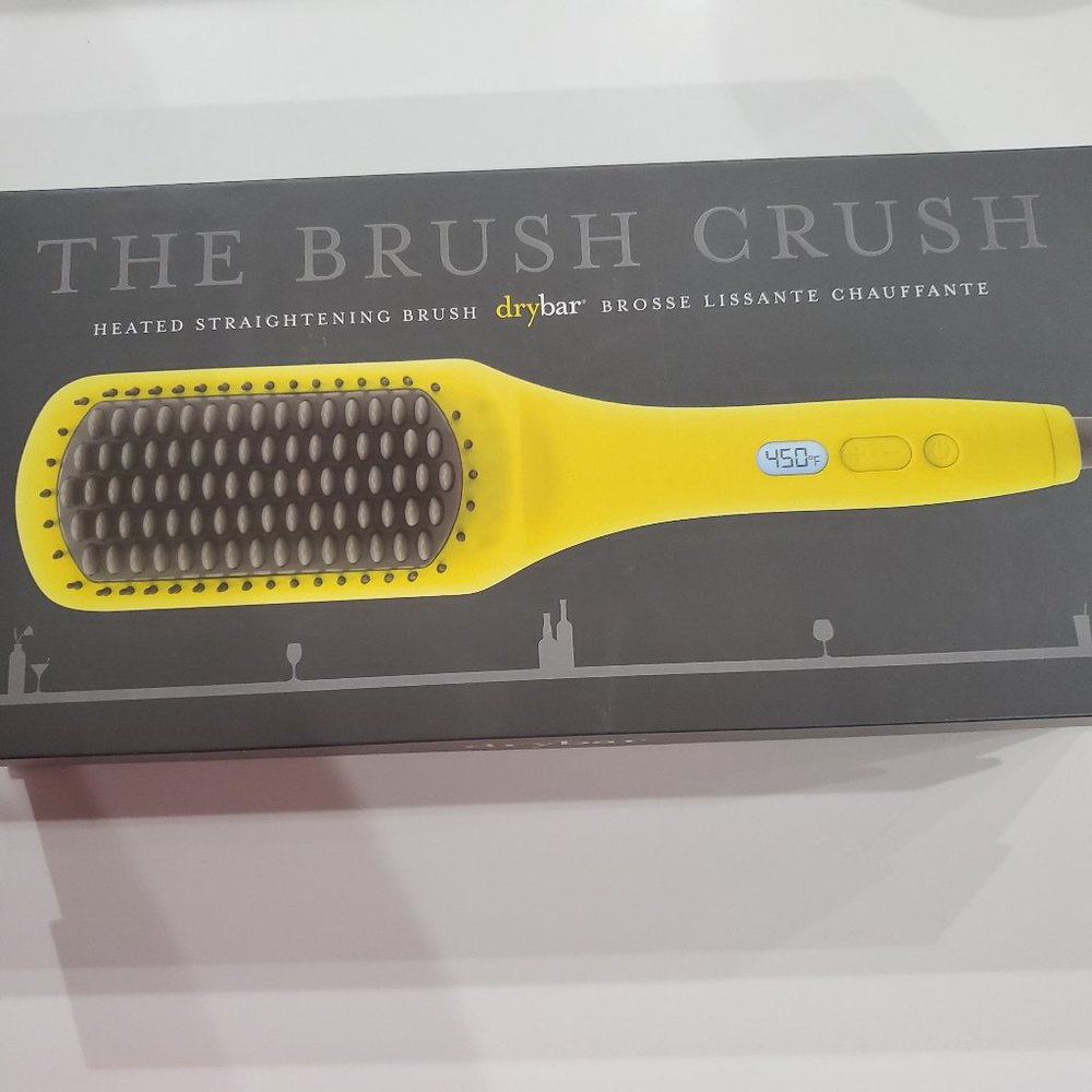 Drybar The Brush Crush Heated Straightening Brush new in box